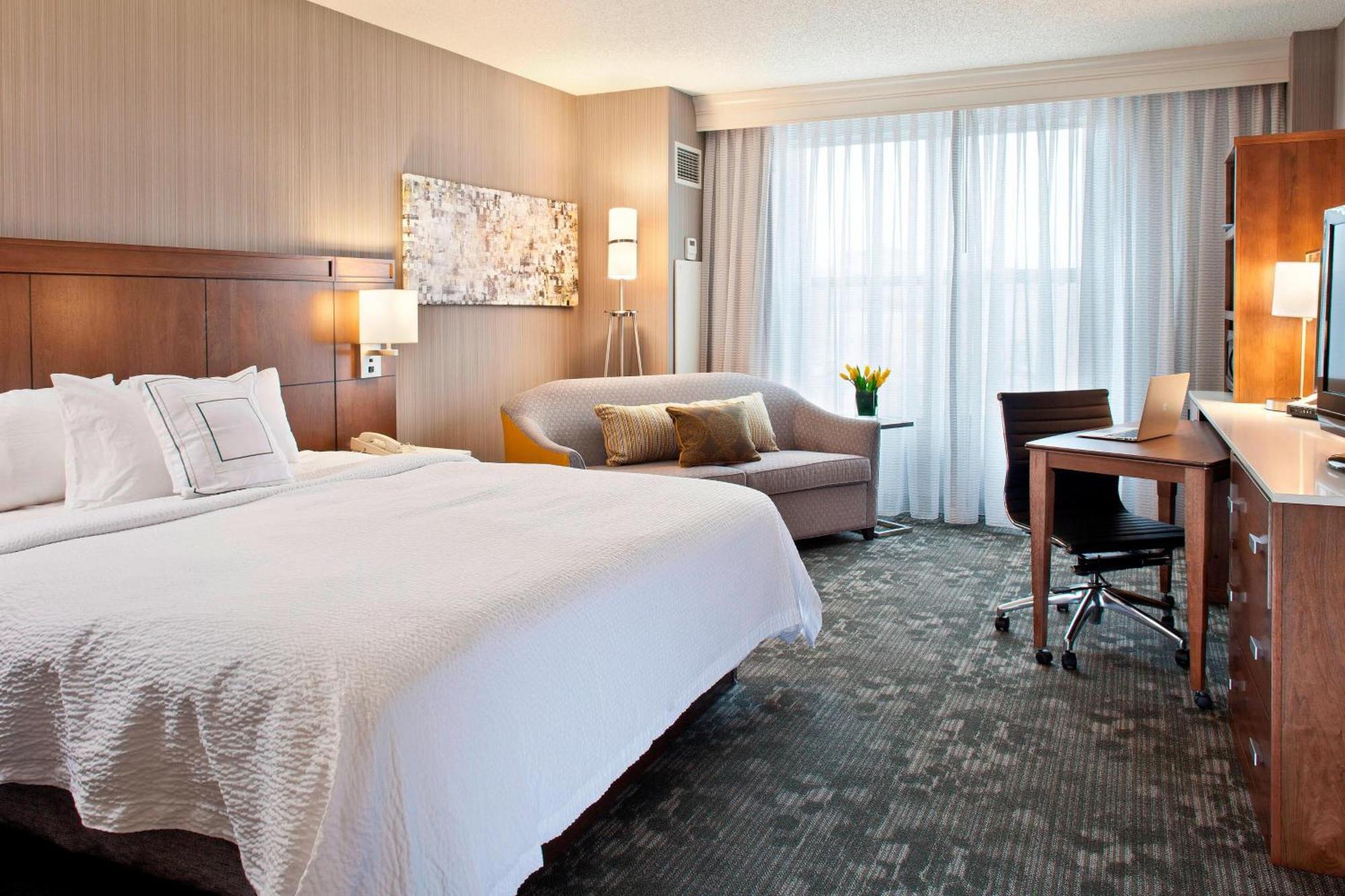 Hotel Courtyard By Marriott Pueblo Esterno foto