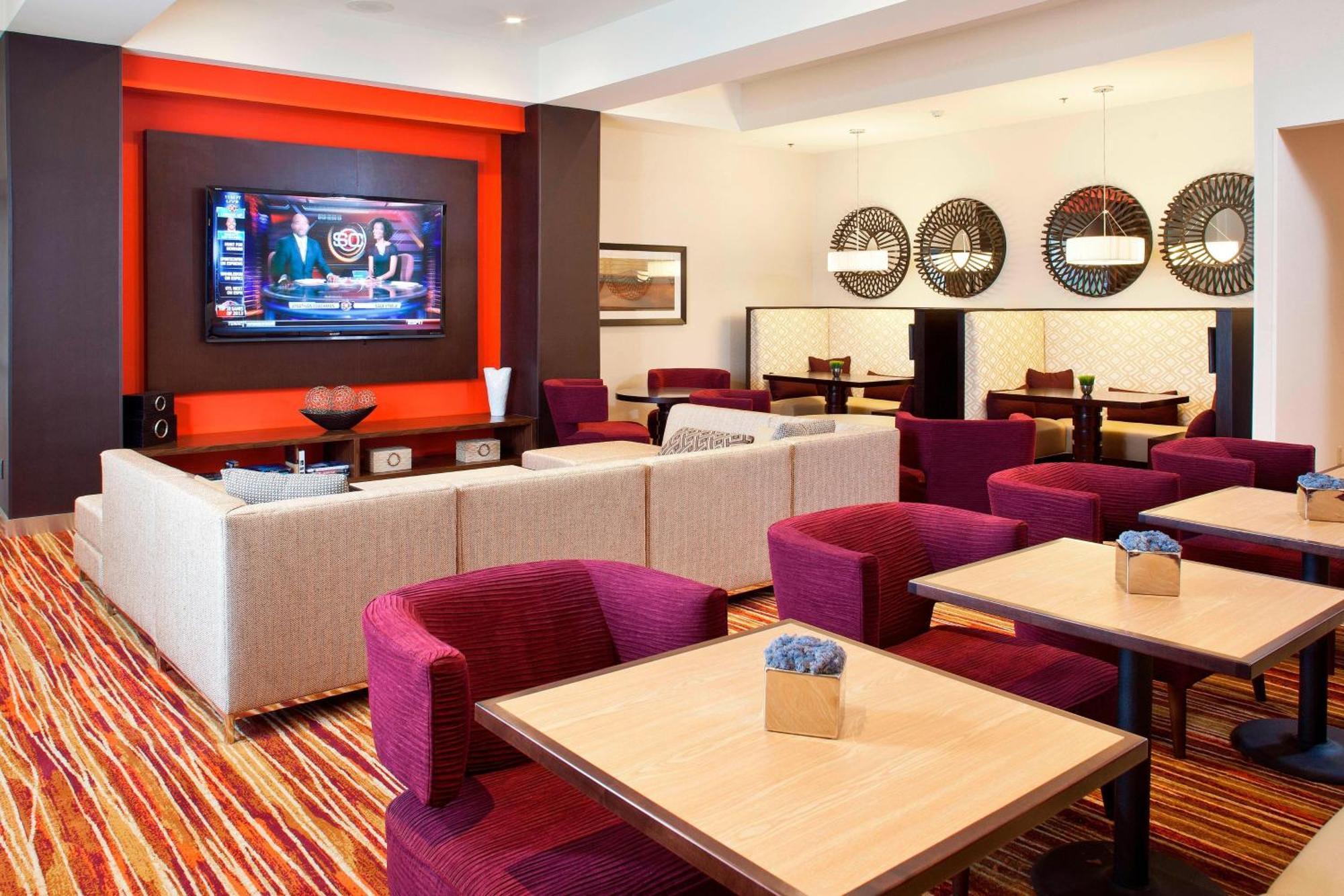 Hotel Courtyard By Marriott Pueblo Esterno foto