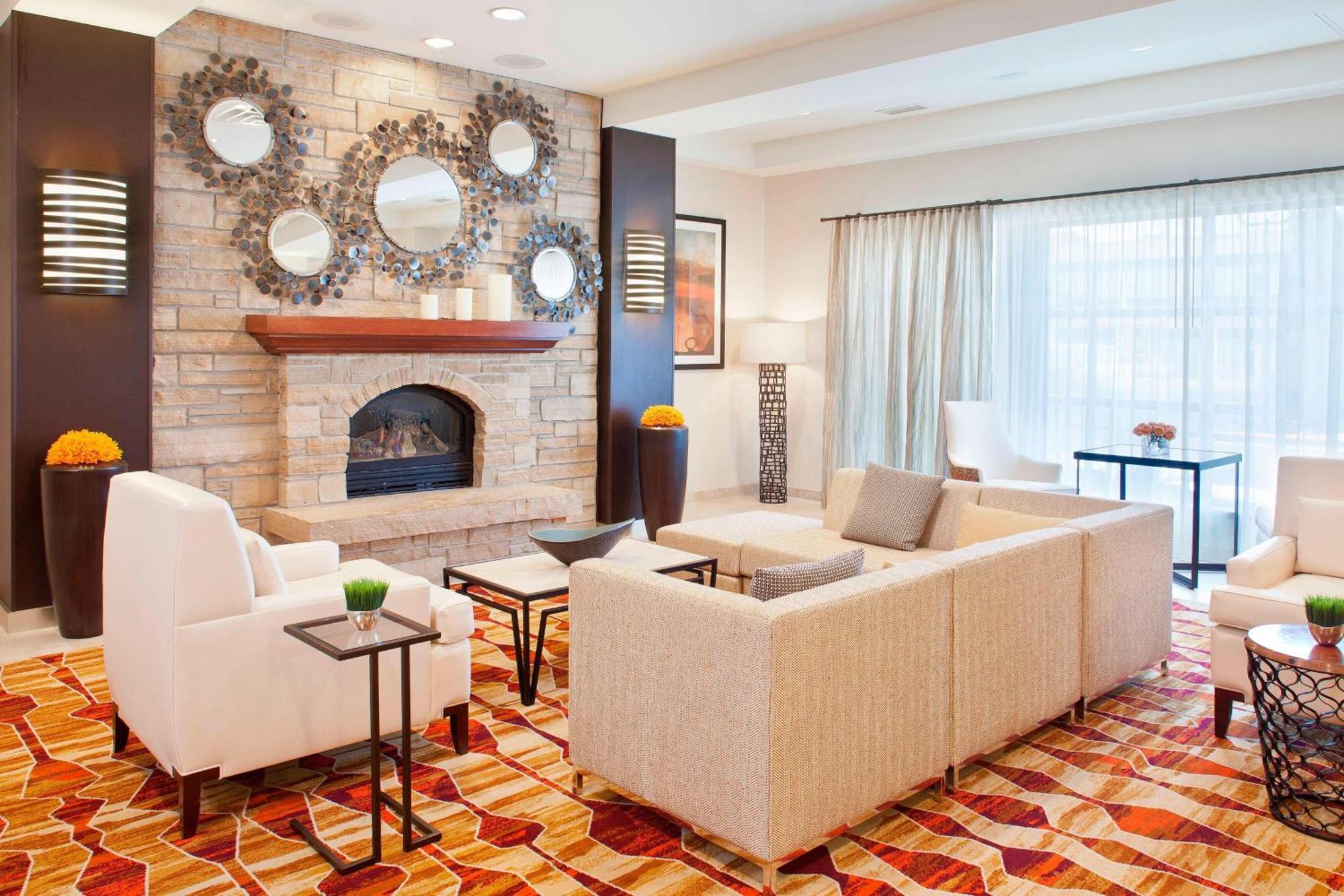 Hotel Courtyard By Marriott Pueblo Esterno foto