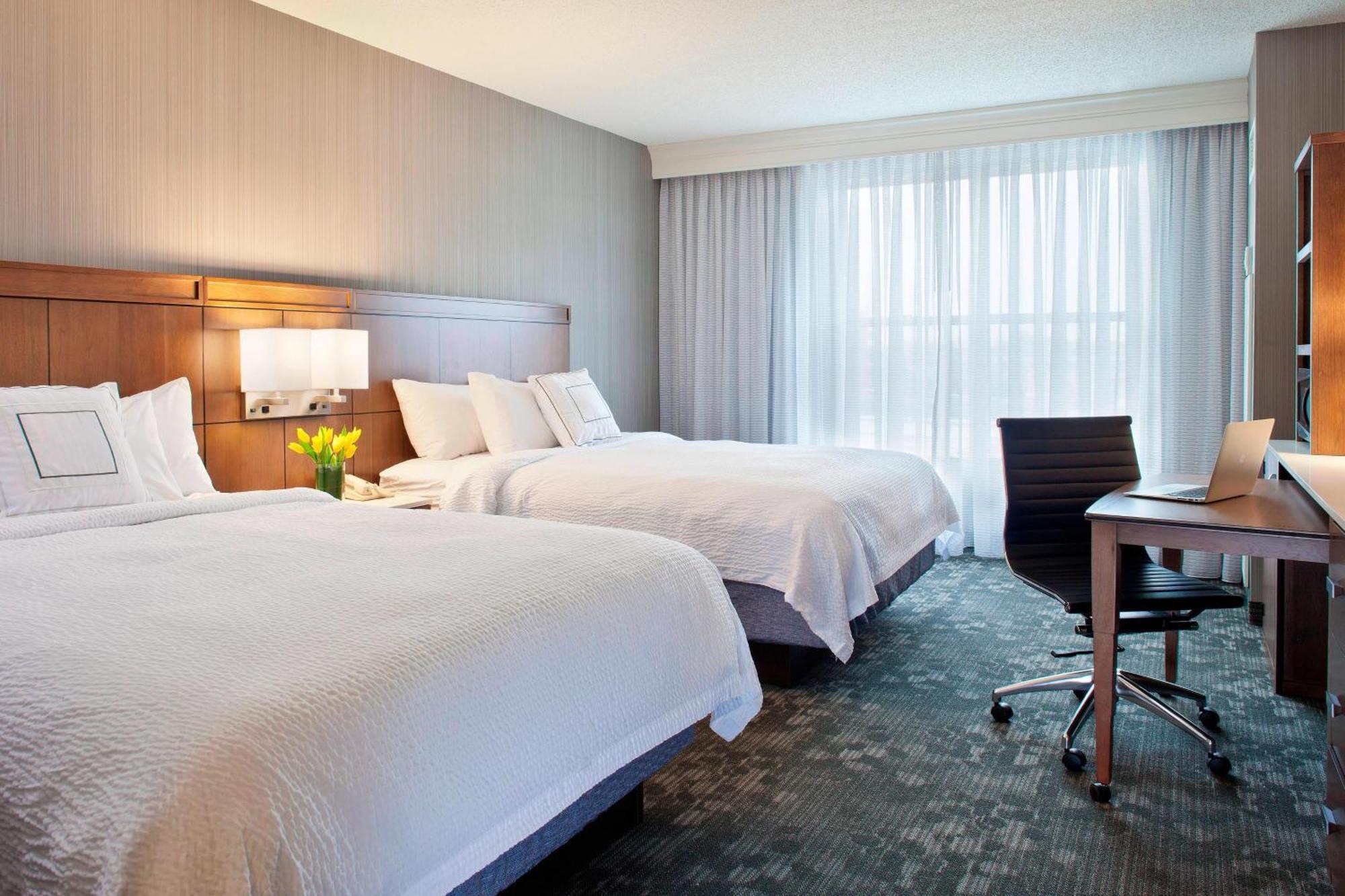 Hotel Courtyard By Marriott Pueblo Esterno foto