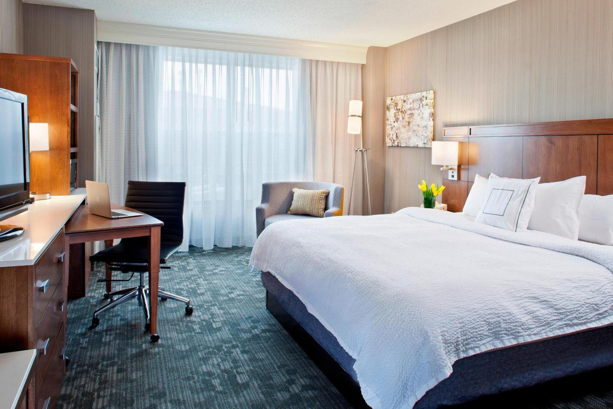 Hotel Courtyard By Marriott Pueblo Esterno foto