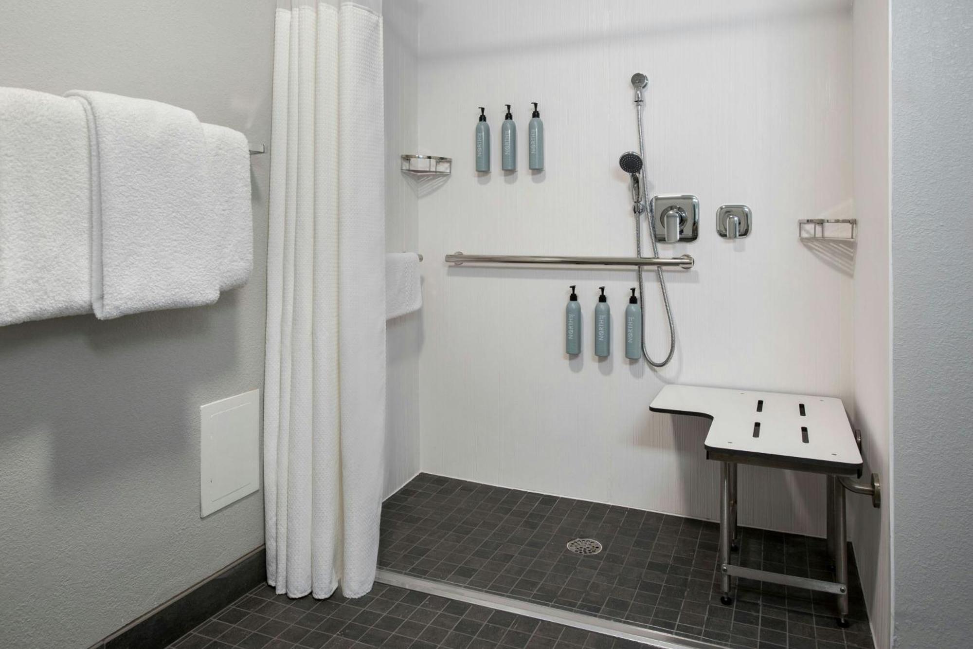 Hotel Courtyard By Marriott Pueblo Esterno foto