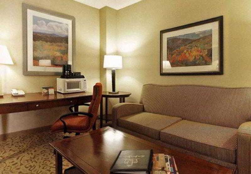 Hotel Courtyard By Marriott Pueblo Esterno foto