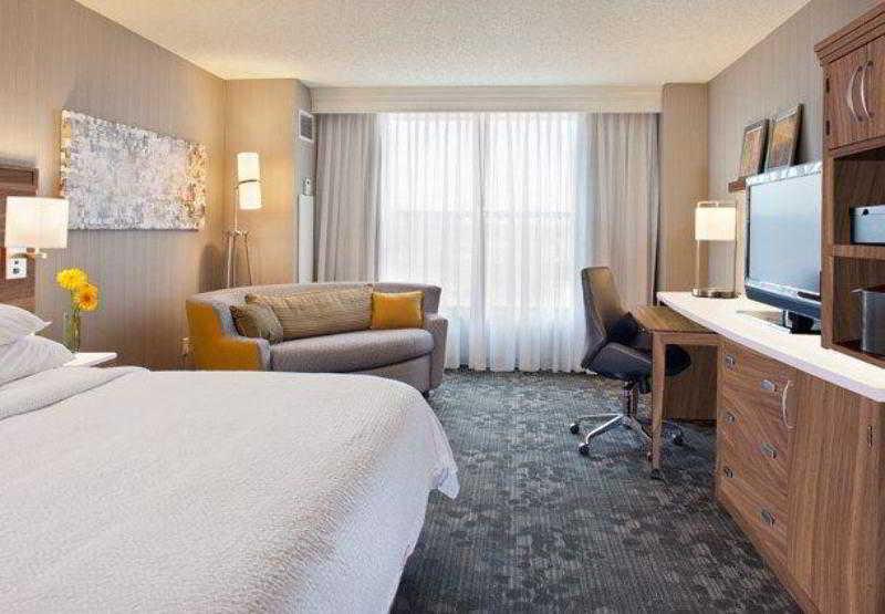 Hotel Courtyard By Marriott Pueblo Esterno foto