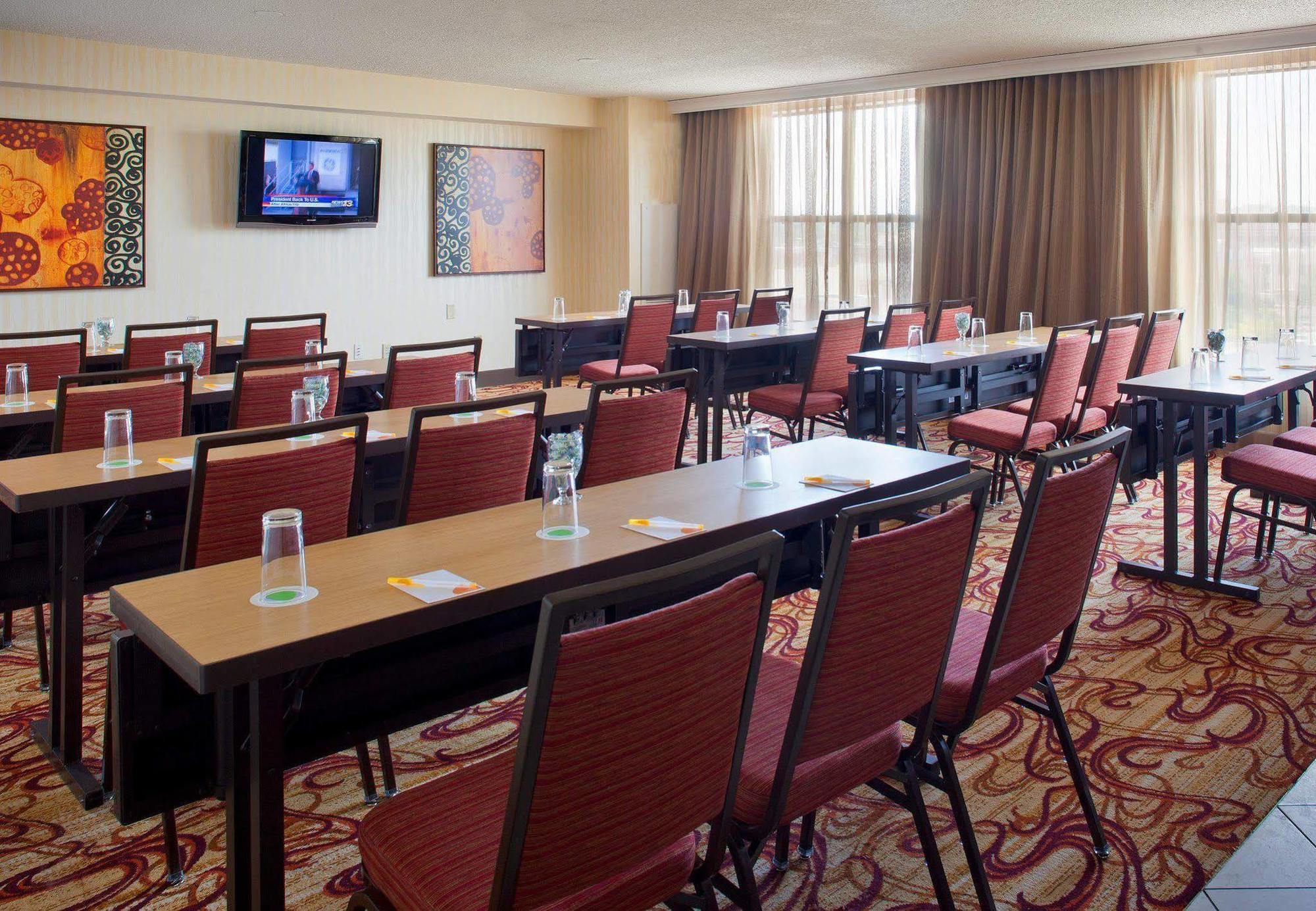 Hotel Courtyard By Marriott Pueblo Esterno foto